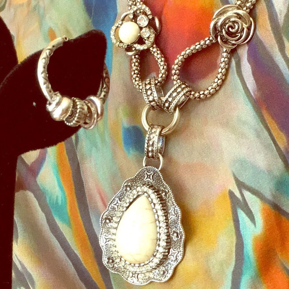 💕Beautiful Statement Jewelry Set - Picture 4 of 8